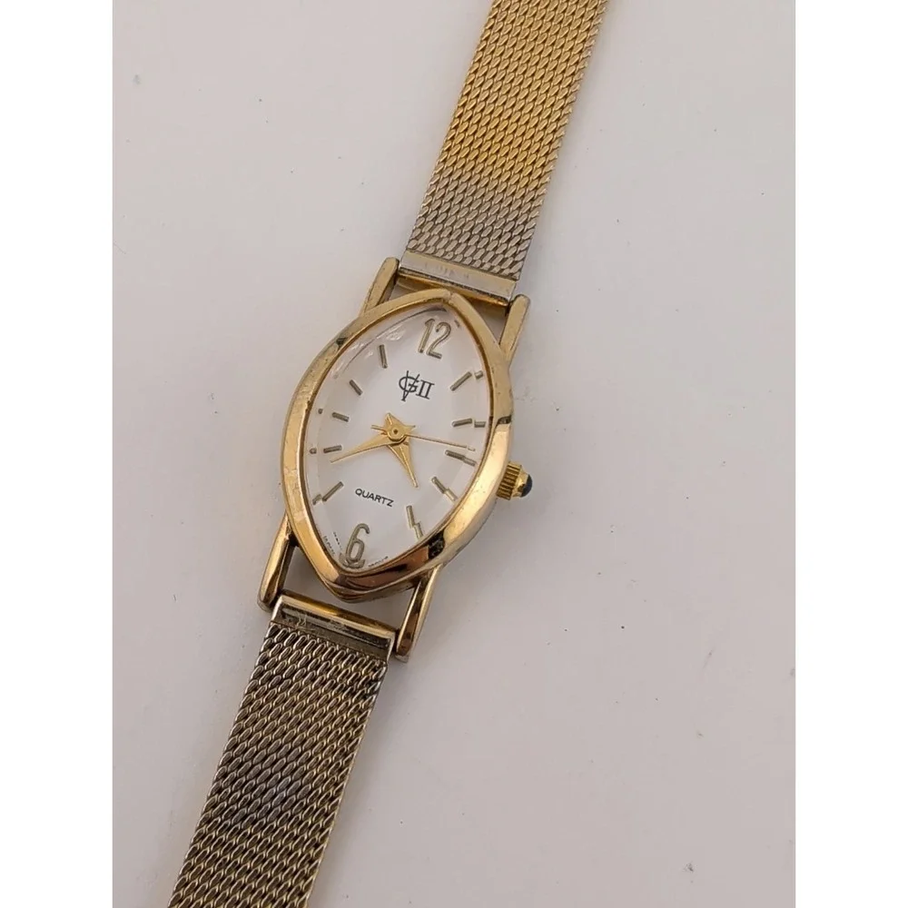Gloria Vanderbilt II Women's Watch 18mm Case Gold Mesh Metal Band- New Battery
